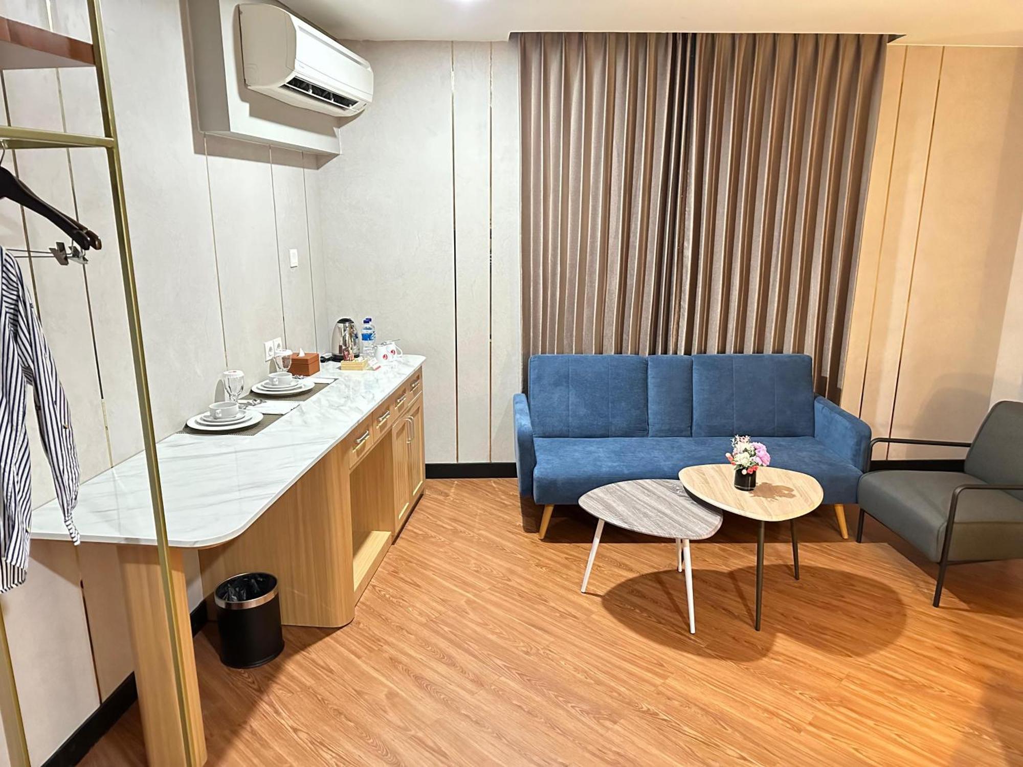 D'Primahotel Jemursari Surabaya Bagian luar foto