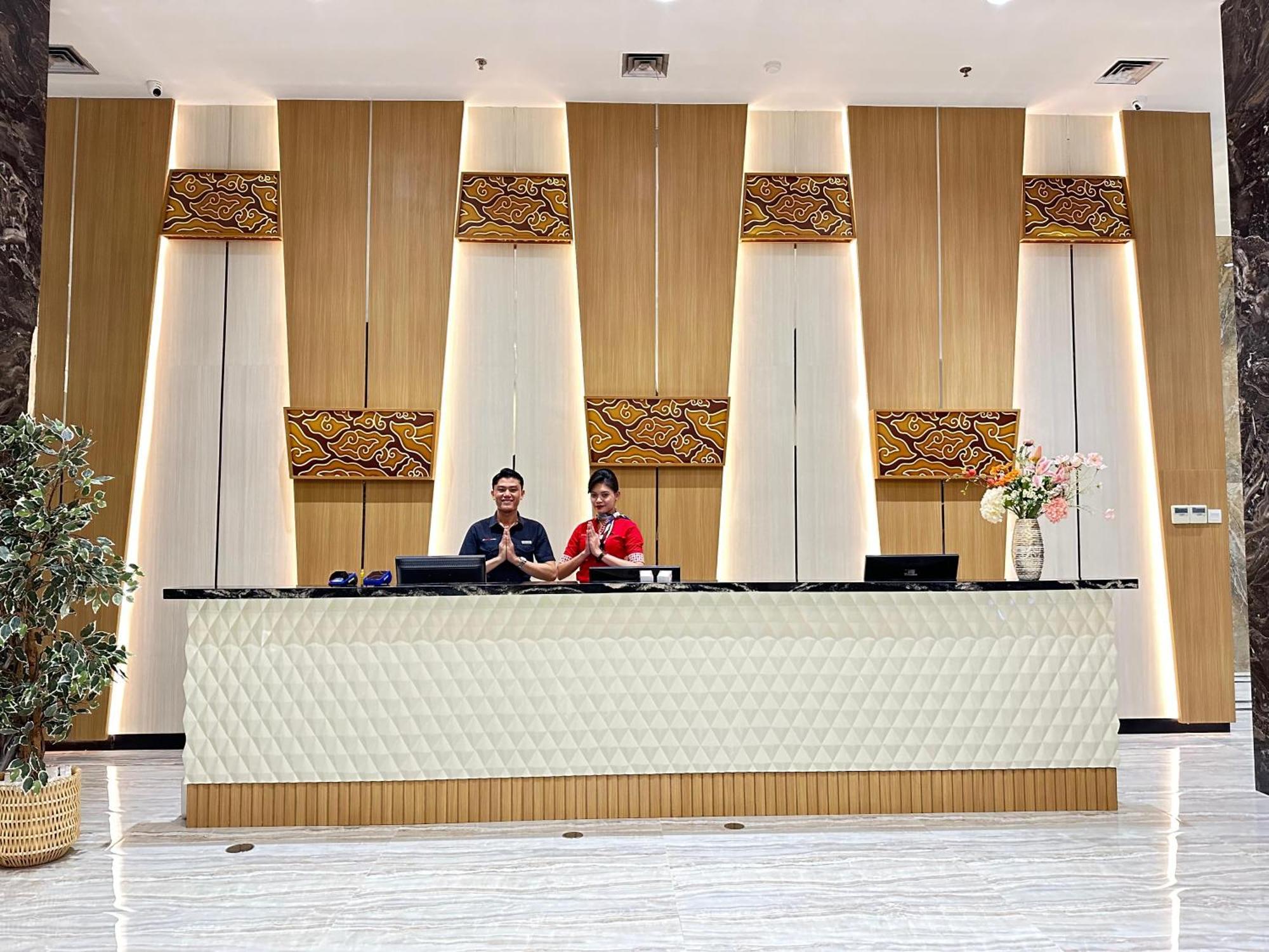 D'Primahotel Jemursari Surabaya Bagian luar foto